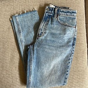 Abercrombie “The Mom” High Rise jean sz 0